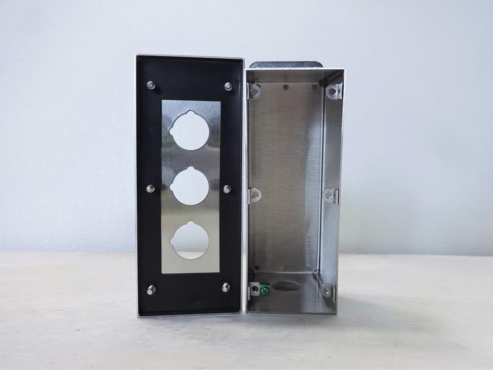 Allen Bradley 3-Hole Push Button Enclosure, 800R-3HZ4